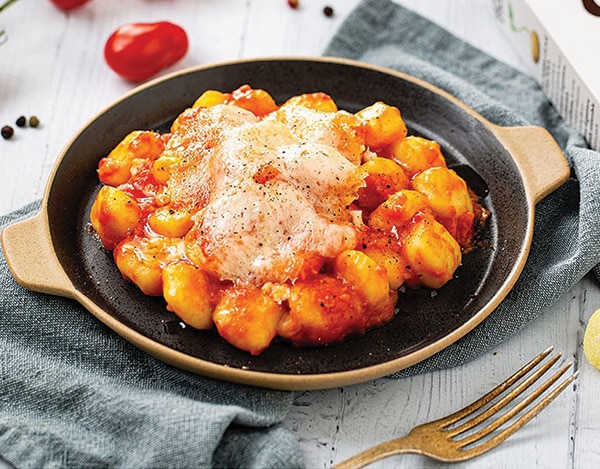 plate-of-cauliflower-gnocchi-with-cheese-and-tomato-sauce
